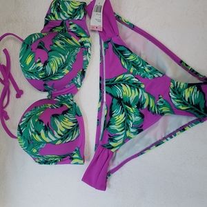 Womans bikini top and bottoms